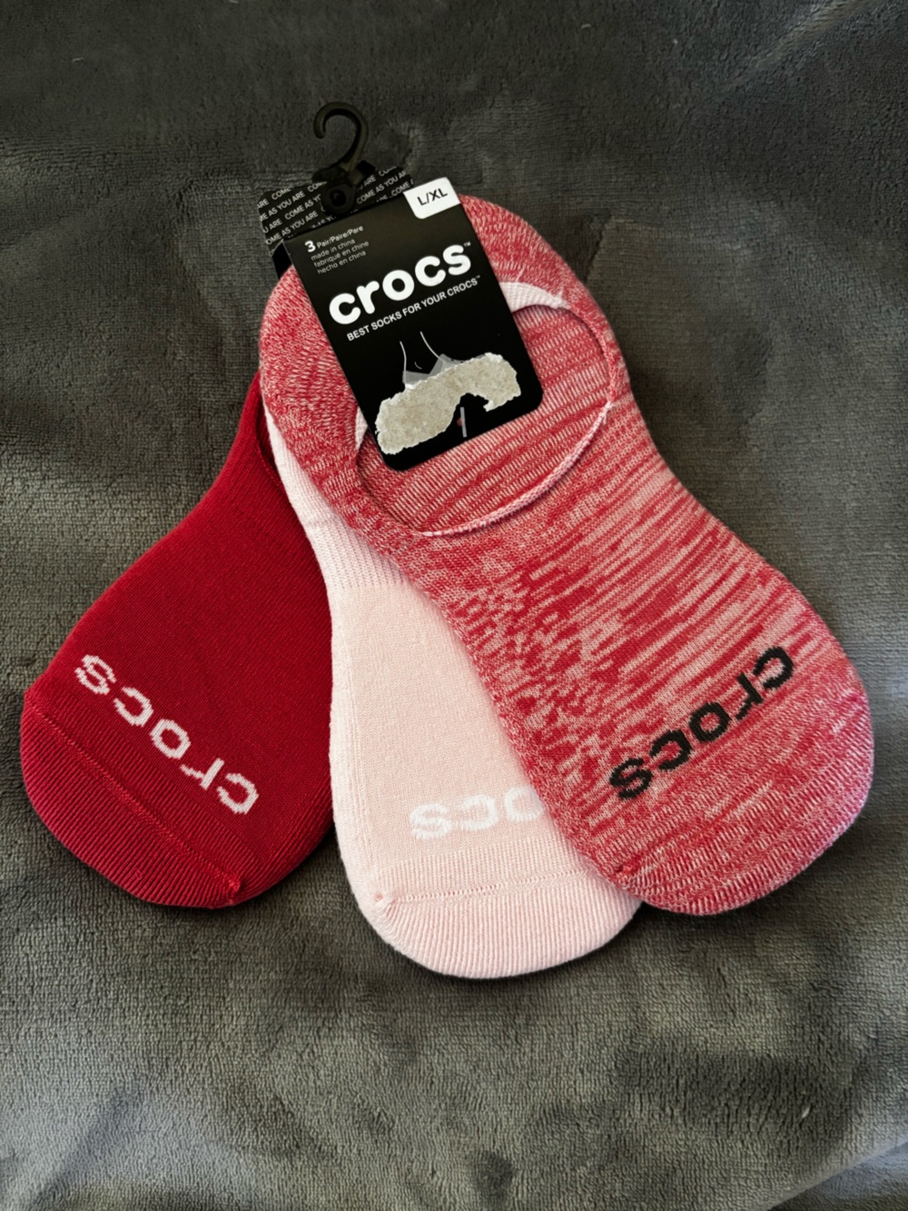 CROCS 3 pack Low-Cut No-Show Athletic Socks in Coral Pink Heather